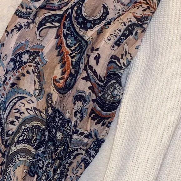 NWT Fate White Sweater with Multi-Color Paisley Statement Sleeves - Picture 5 of 6